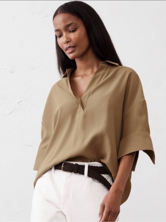 Banana Republic Tops - Banana Republic Olive Green V-Neck Short Sleeve Tunic